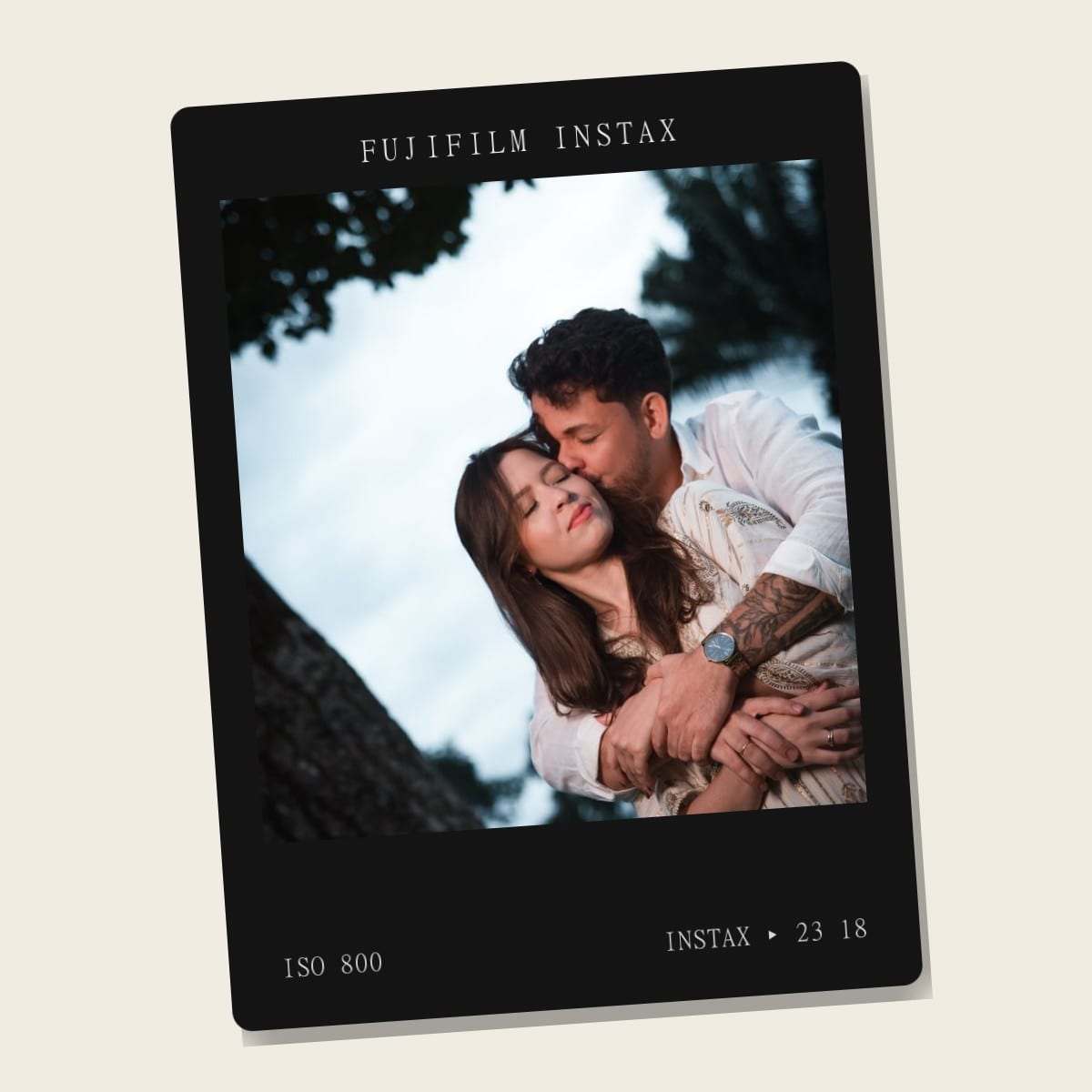 Polaroid Instax preta